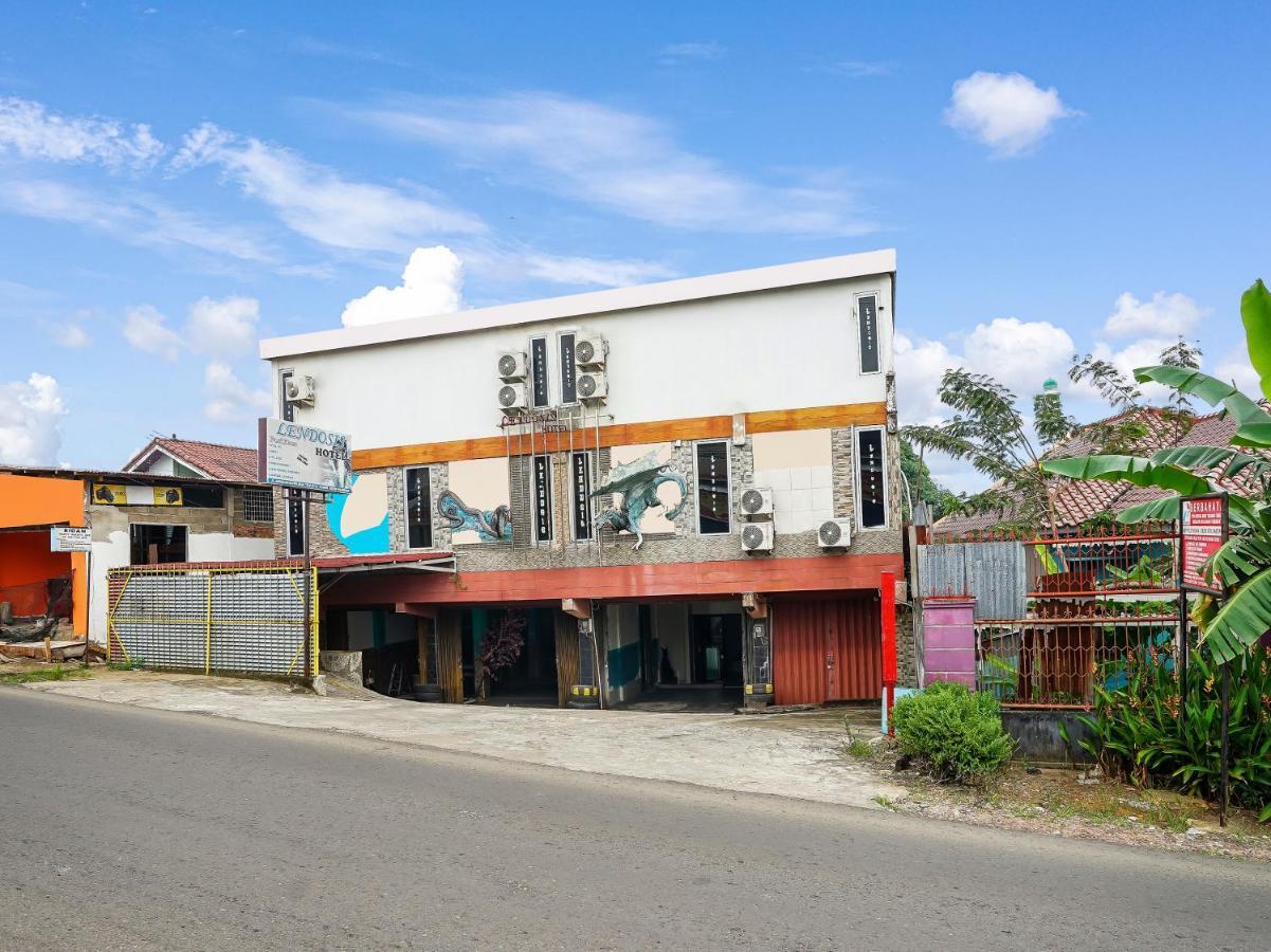 Oyo 90161 Hotel Lendosis Pipa Reja Angkatan 66 パレンバン エクステリア 写真