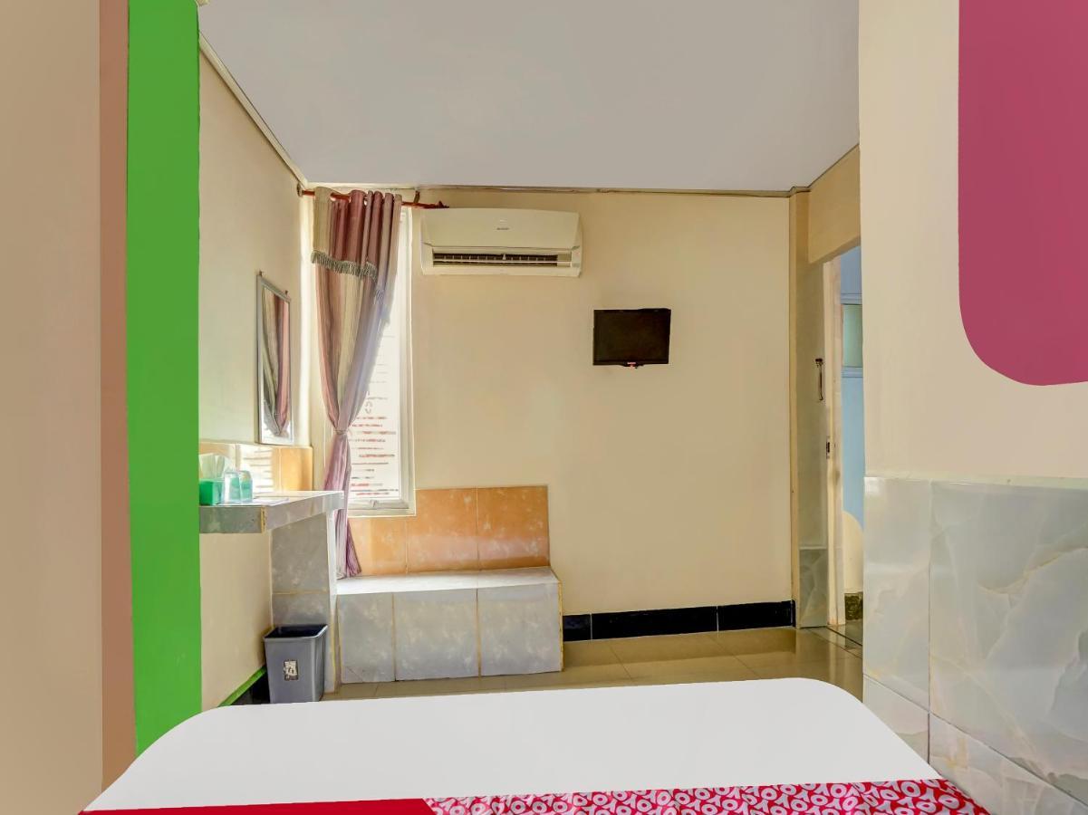 Oyo 90161 Hotel Lendosis Pipa Reja Angkatan 66 パレンバン エクステリア 写真